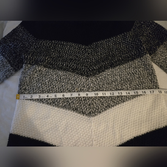 Apt 9 Women's Size M Mock Turtleneck Sweater Tunic with Black Gray White Knit - Picture 11 of 15